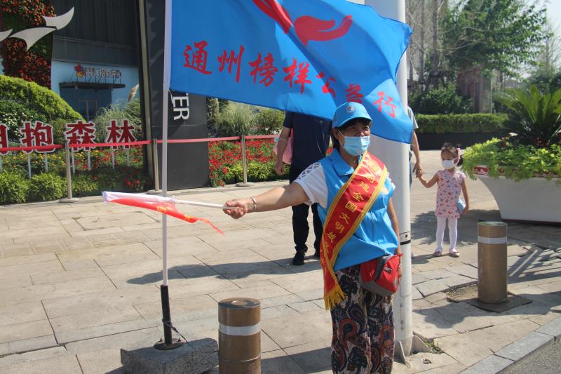 <strong>爆操黑丝美女AV</strong>